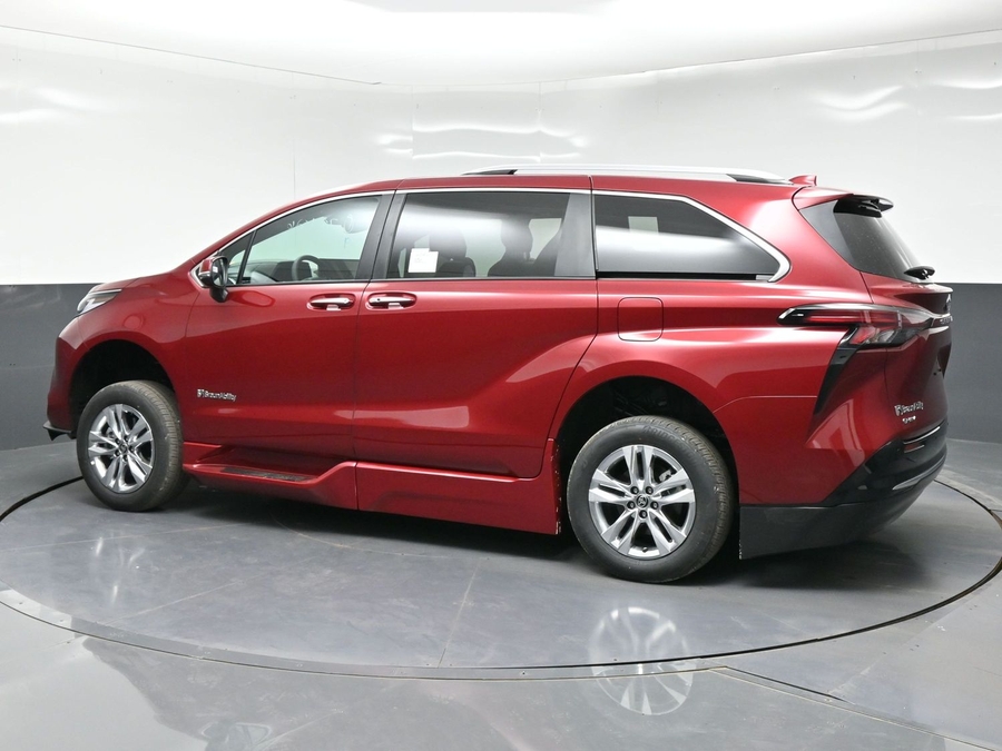 New 2026 Toyota Sienna Hybrid Limited - BraunAbility Side Entry In Floor Automatic Ramp