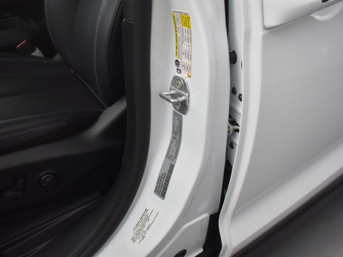 2025 CHRYSLER VOYAGER - Image 17