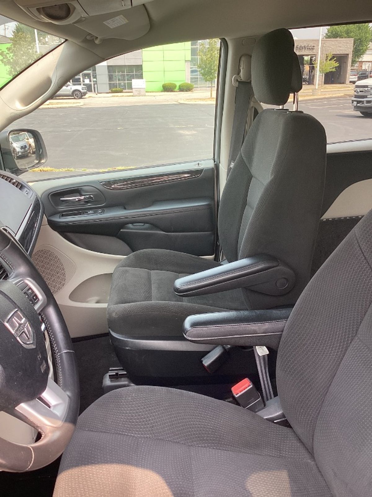 2015 DODGE GRAND CARAVAN - Image 8