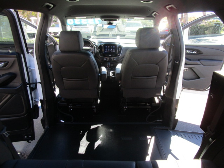 Used 2023 Chevrolet Traverse 2LT RS - BraunAbility Side Entry Entry In Floor Automatic Ramp