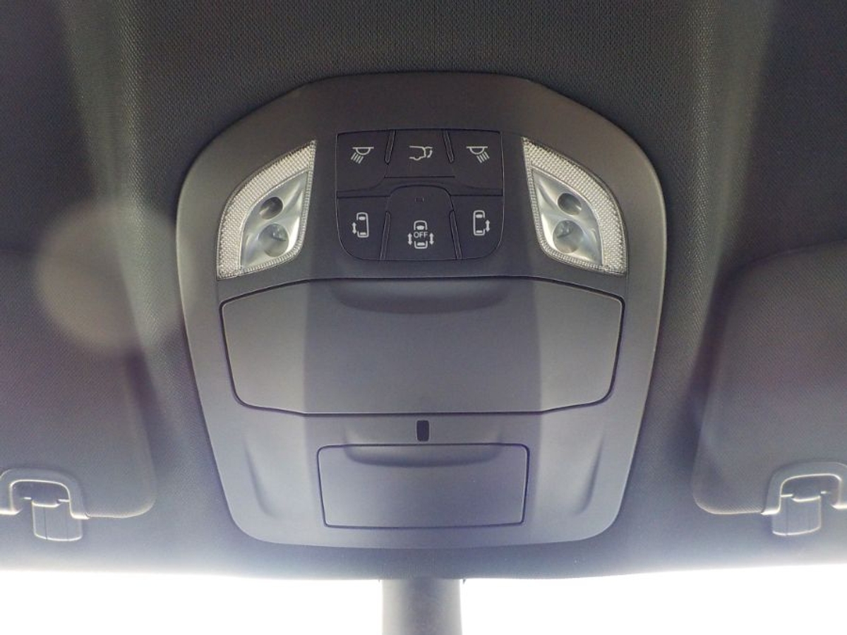 Red Chrysler Pacifica image number 13