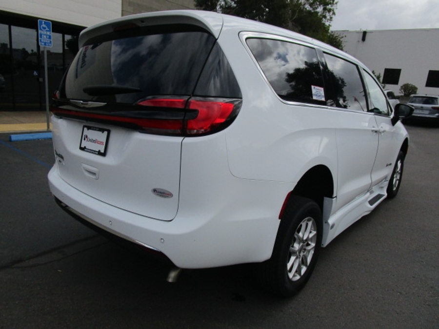 Used 2024 Chrysler Pacifica Touring L - BraunAbility Side Entry Entry In Floor Automatic Ramp