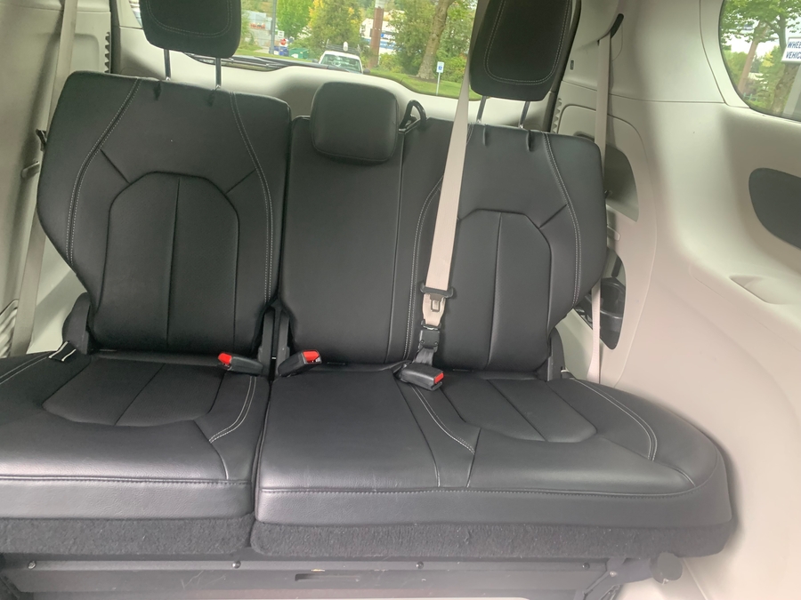 Used 2022 Chrysler Pacifica Touring L - BraunAbility Side Entry Fold Out Automatic Ramp