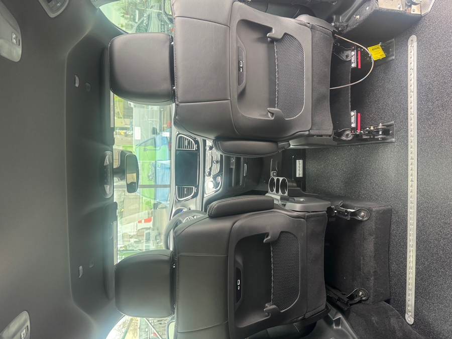 Blue Chrysler Pacifica image number 8