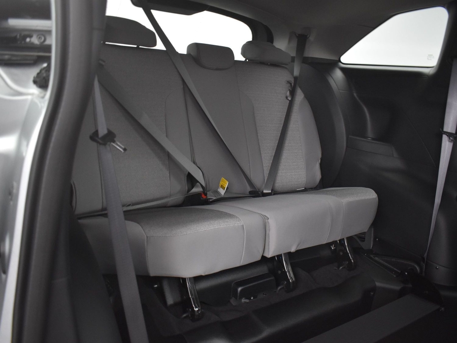 New 2025 Toyota Sienna Hybrid LE - BraunAbility Side Entry Entry Fold Out Automatic Ramp