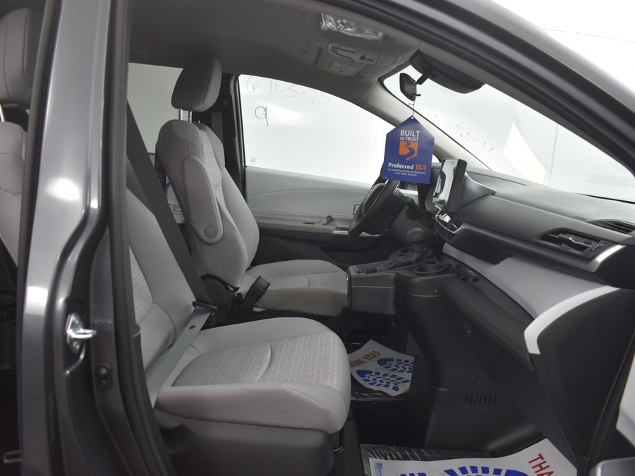 New 2025 Toyota Sienna Hybrid LE - BraunAbility Side Entry Entry Fold Out Automatic Ramp