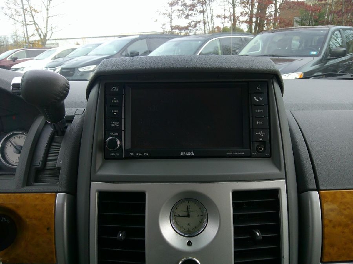 Black Chrysler Town and Country image number 6