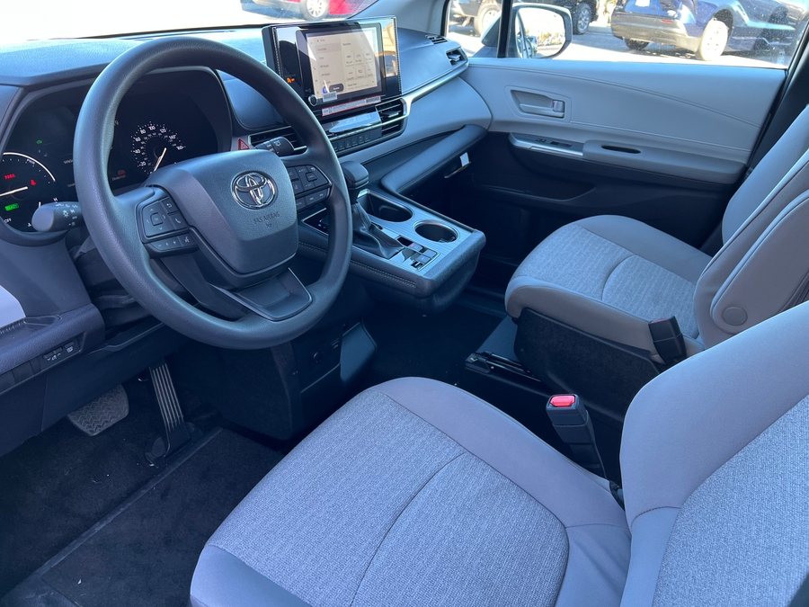 New 2025 Toyota Sienna Hybrid LE AWD - VMI  Entry  Ramp