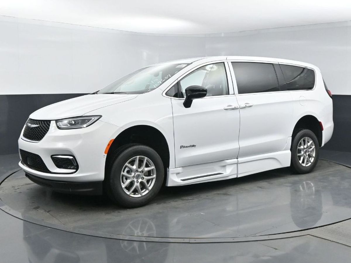 2024 CHRYSLER PACIFICA - Image 21