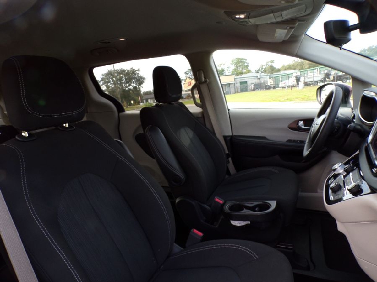 2023 CHRYSLER VOYAGER - Image 15