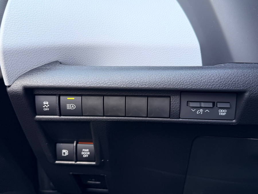 New 2026 Toyota Sienna Hybrid LE - BraunAbility Commercial Rear Entry Fold Out Manual Ramp