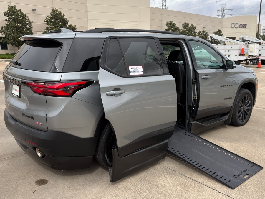 Used 2023 Chevrolet Traverse RS - BraunAbility Side Entry Entry In Floor Automatic Ramp