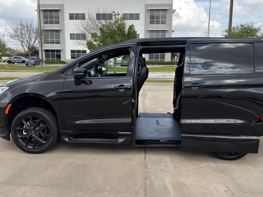 Used 2023 Chrysler Pacifica Touring L Sport - BraunAbility Side Entry Entry Fold Out Automatic Ramp