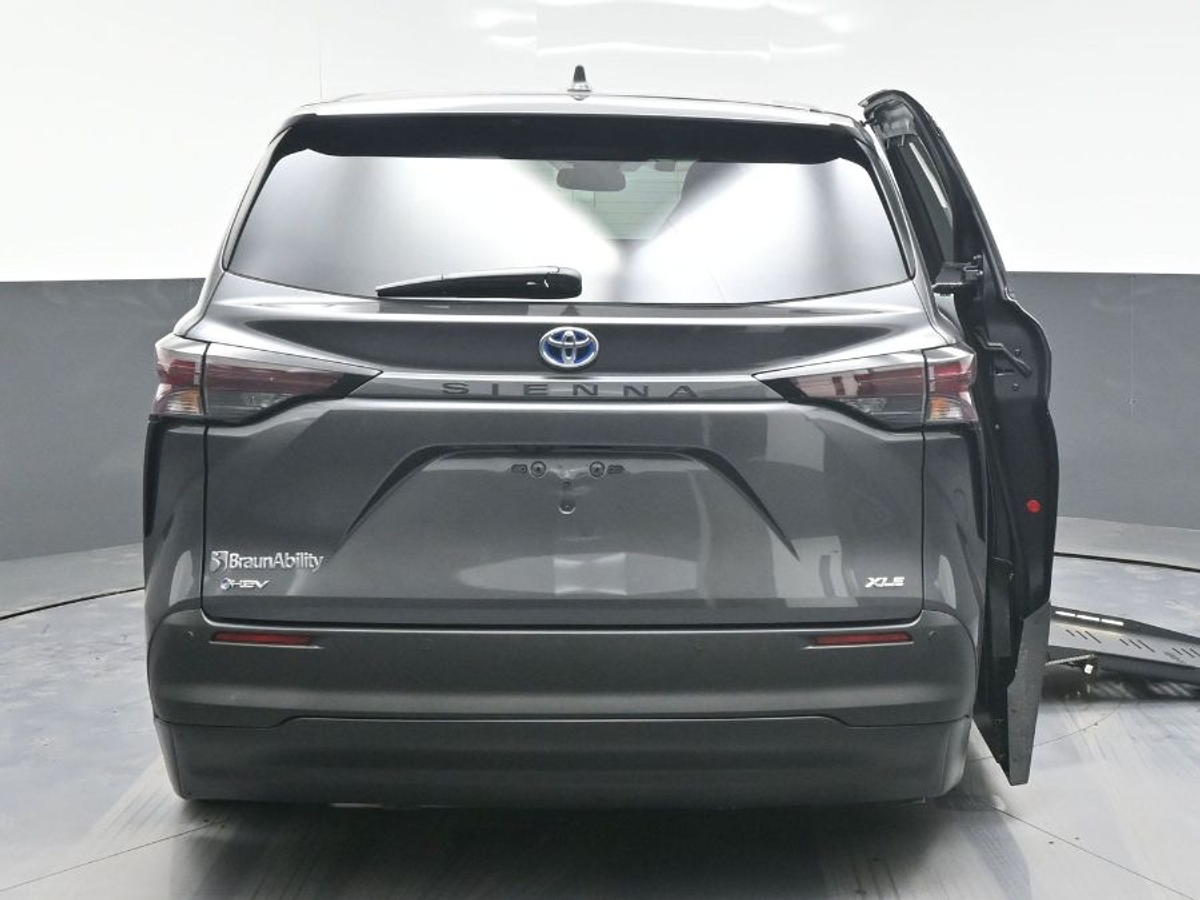 2025 TOYOTA SIENNA - Image 3