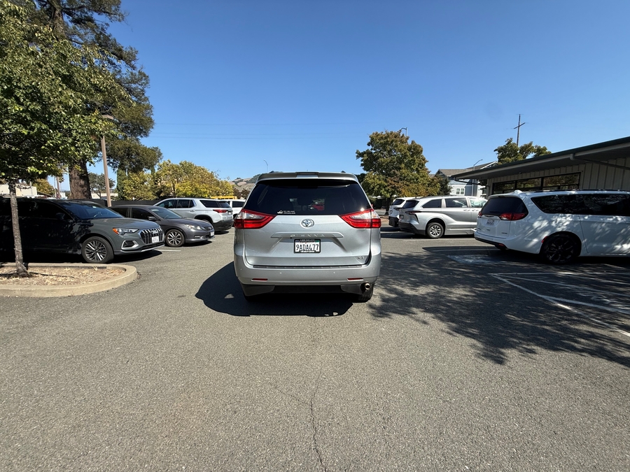 Used 2020 Toyota Sienna XLE - VMI Side Entry In Floor Automatic Ramp