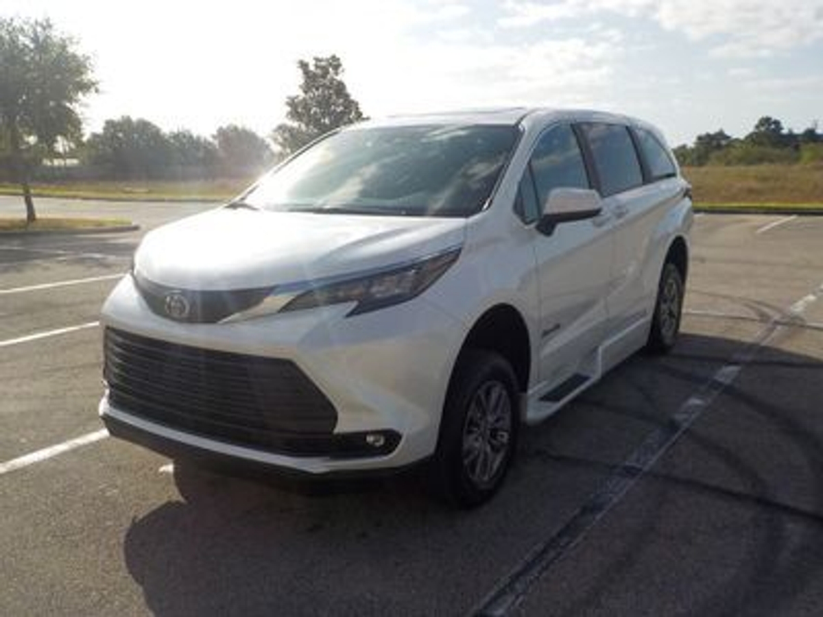 2025 TOYOTA SIENNA - Image 7