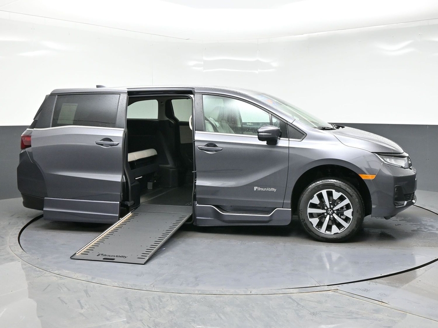 Grey Honda Odyssey image number 7