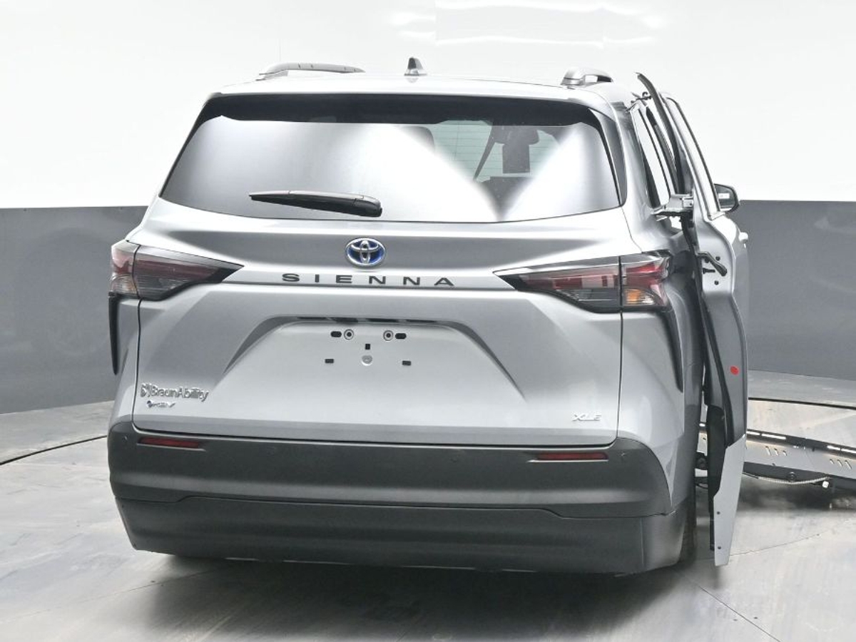 2025 TOYOTA SIENNA - Image 7