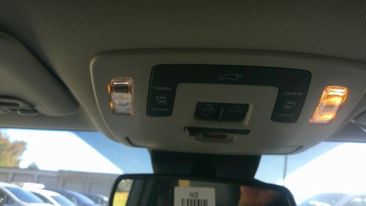 2025 TOYOTA SIENNA - Image 12