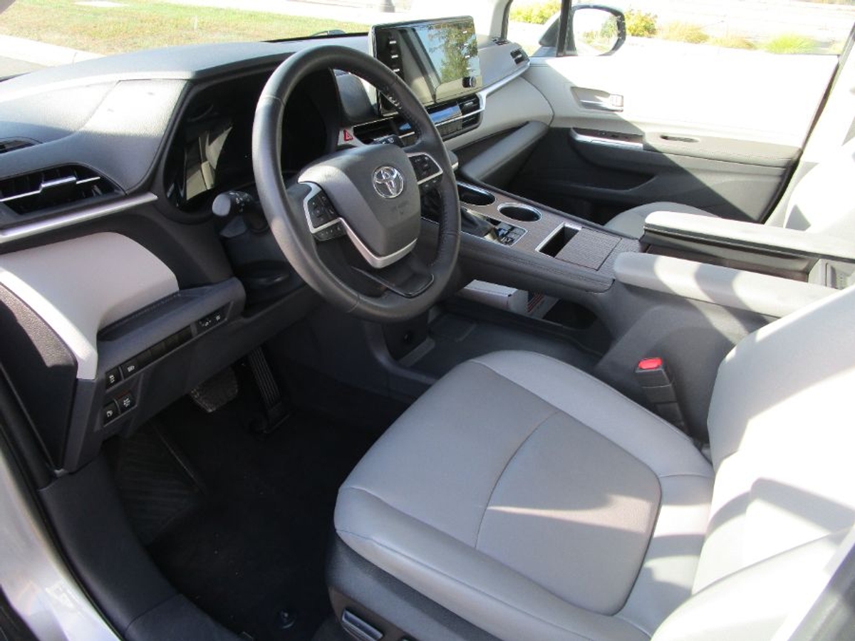 2024 TOYOTA SIENNA - Image 12