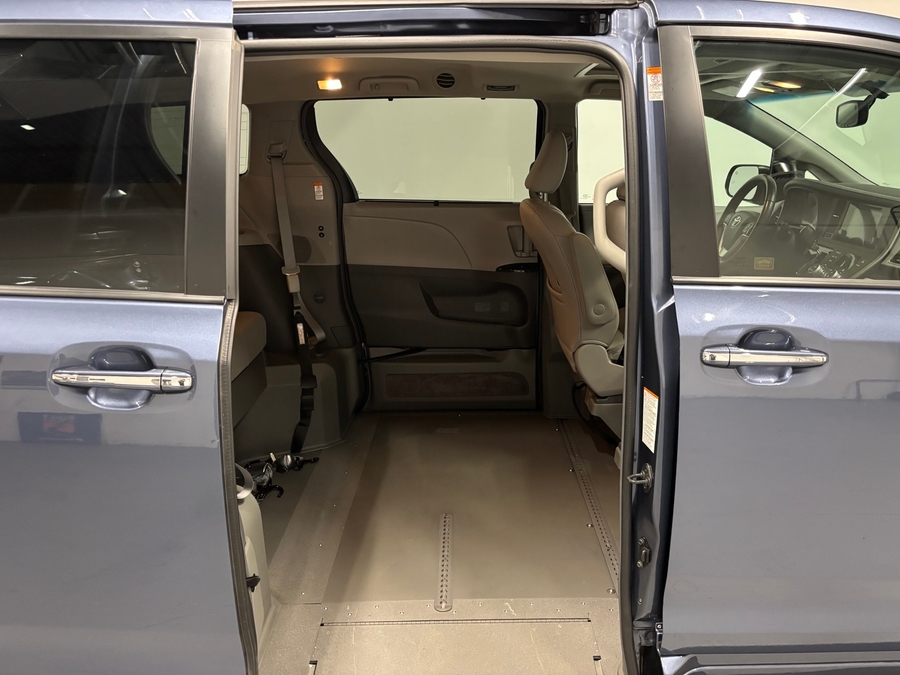 Used 2015 Toyota Sienna XLE - VMI Side Entry In Floor Automatic Ramp