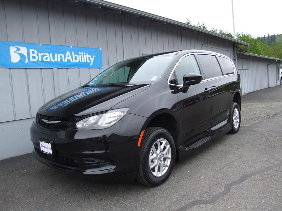 Used 2022 Chrysler Voyager LX - VMI Side Entry Entry In Floor Automatic Ramp