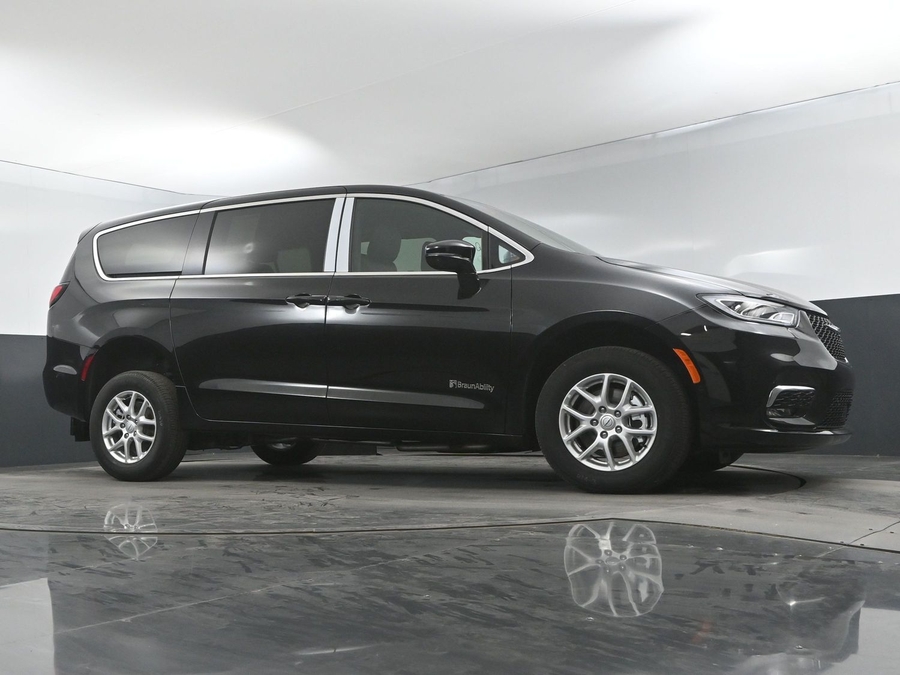 Used 2024 Chrysler Pacifica Touring L - BraunAbility Side Entry Fold Out Manual Ramp