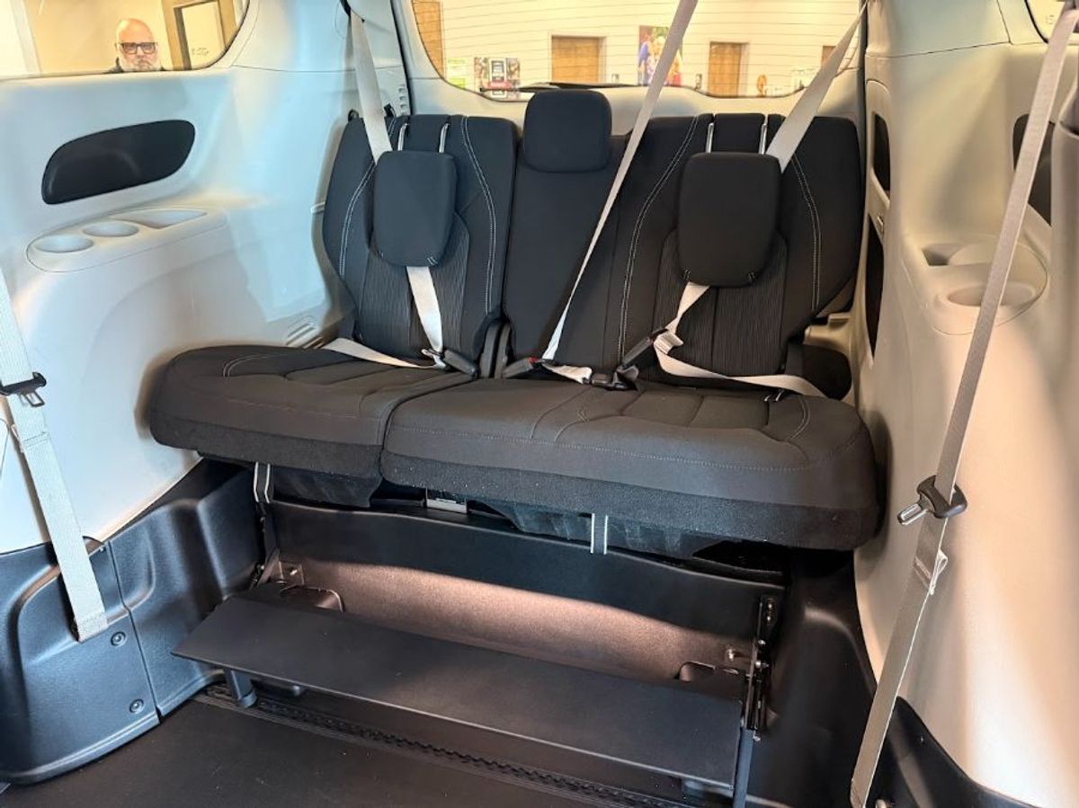 2023 CHRYSLER VOYAGER - Image 12