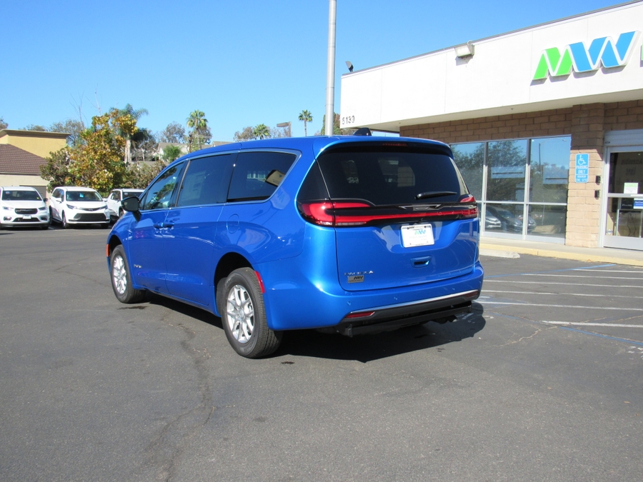 2027 Chrysler Pacifica Select - Photo 8