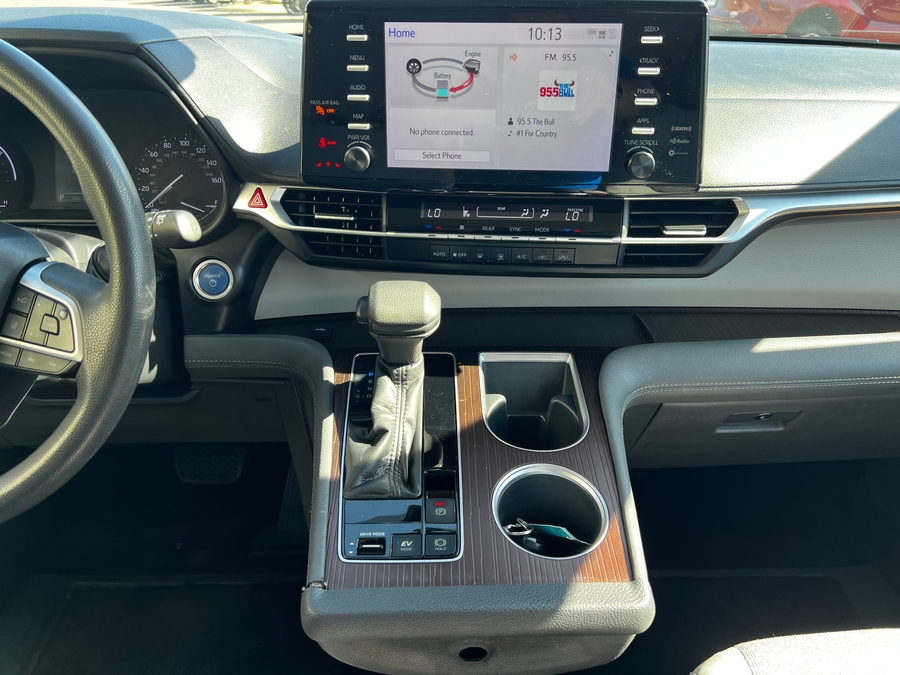 Used 2021 Toyota Sienna Hybrid LE - Vantage Mobility Commercial Side Entry Entry In Floor Manual Ramp