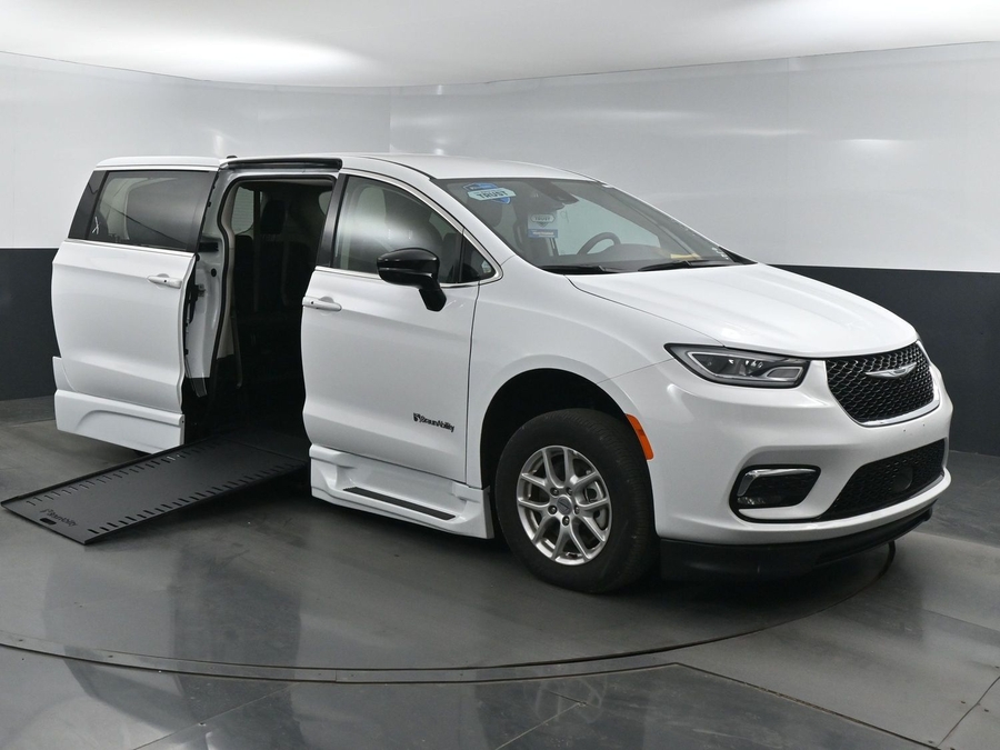 Used 2024 Chrysler Pacifica Touring L - BraunAbility Side Entry Entry In Floor Automatic Ramp
