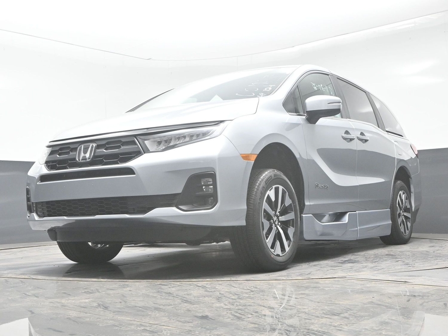 New 2026 Honda Odyssey EX-L - BraunAbility Side Entry Entry In Floor Automatic Ramp