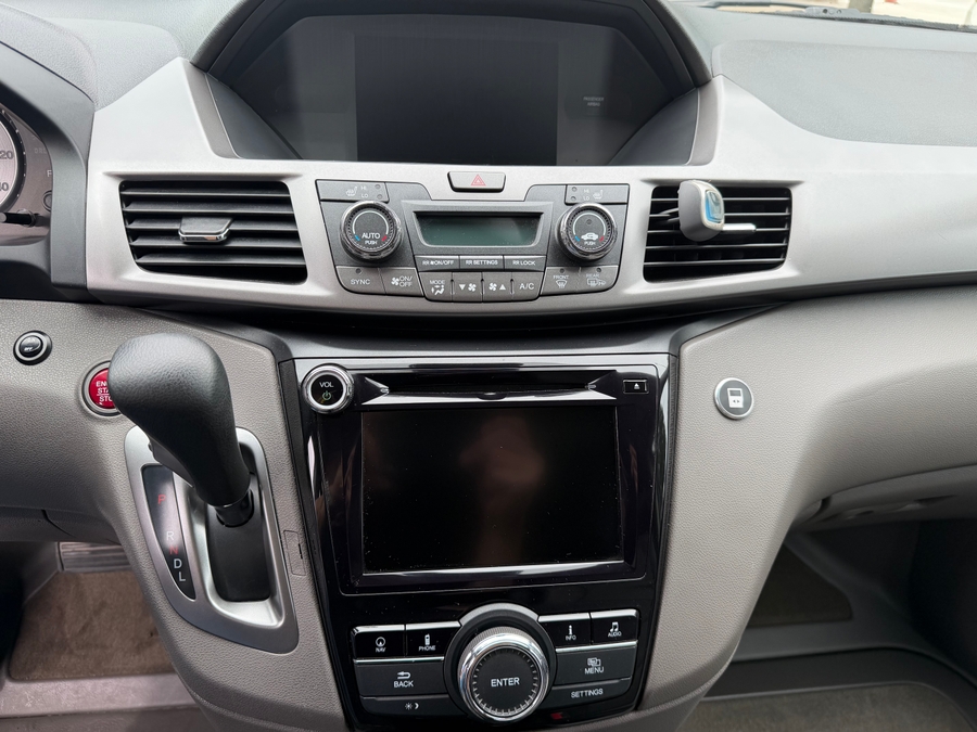 Used 2016 Honda Odyssey EX-L w/Navi - BraunAbility Side Entry Fold Out Automatic Ramp