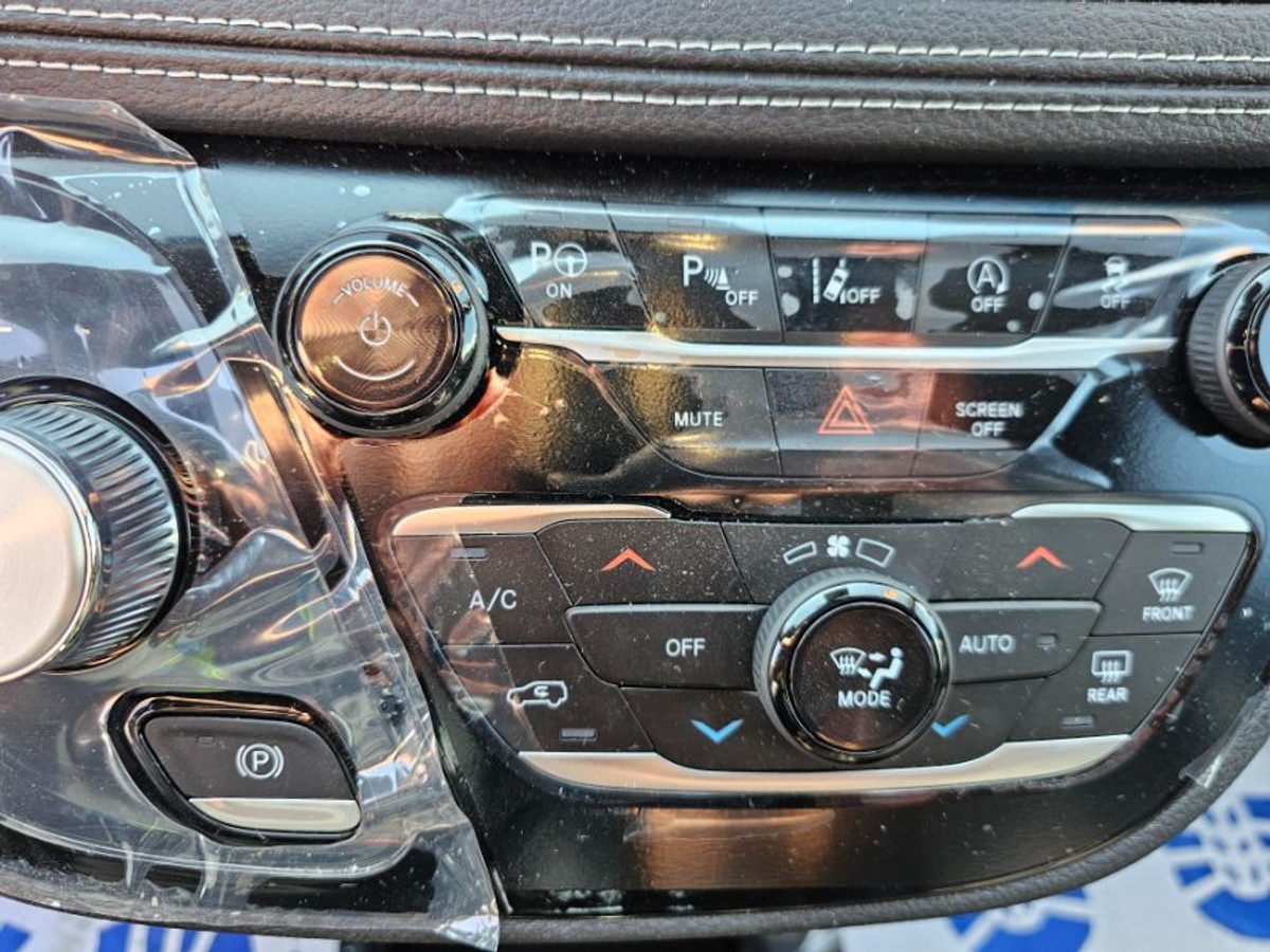 2025 CHRYSLER PACIFICA - Image 14