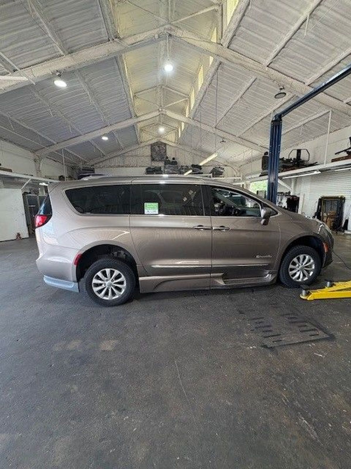 2018 CHRYSLER PACIFICA - Image 5