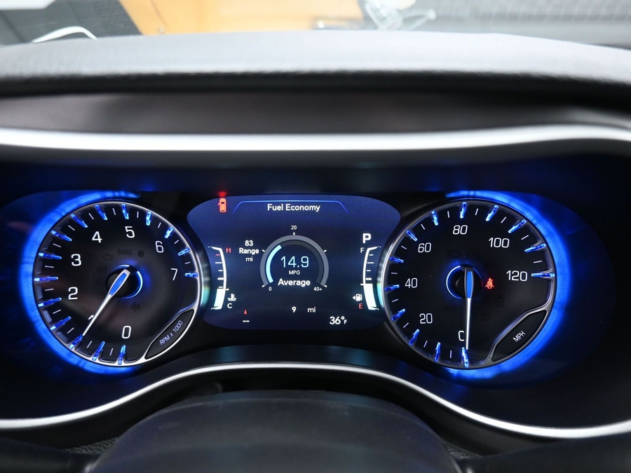 Black Chrysler Pacifica image number 9