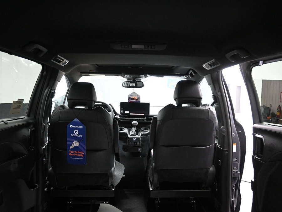 New 2025 Toyota Sienna Hybrid XSE Sport - BraunAbility Side Entry Entry In Floor Automatic Ramp