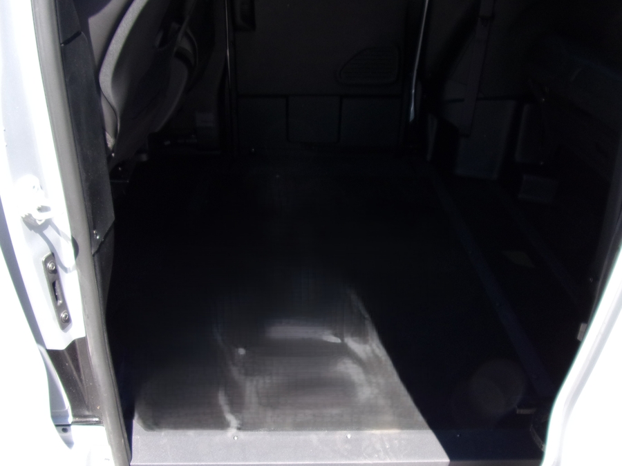 Silver Chrysler Pacifica image number 16