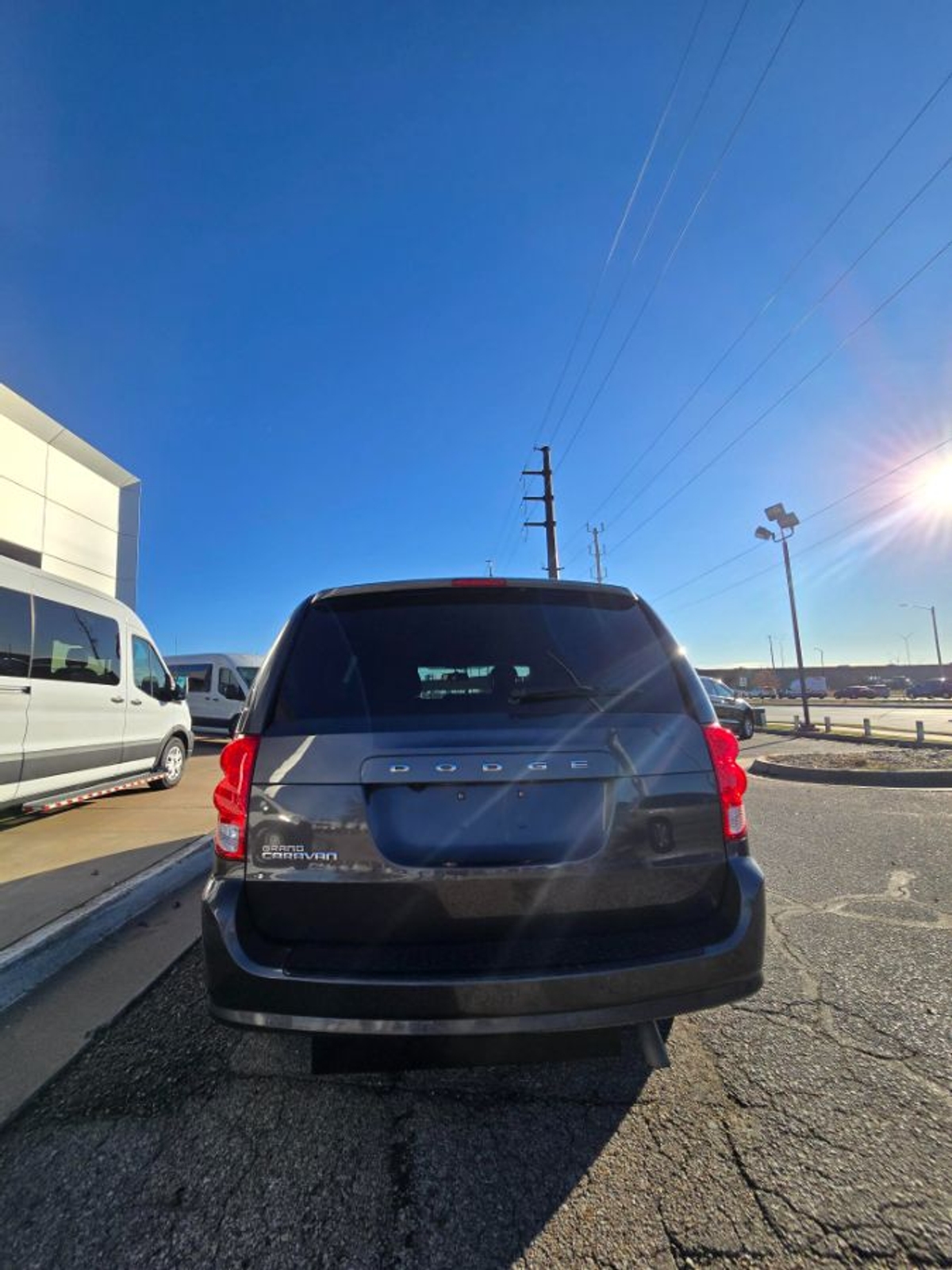 Grey Dodge Grand Caravan image number 6