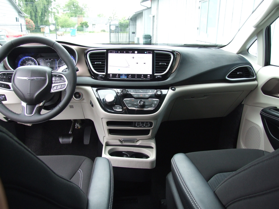 Used 2022 Chrysler Voyager LX - VMI Side Entry Entry In Floor Automatic Ramp