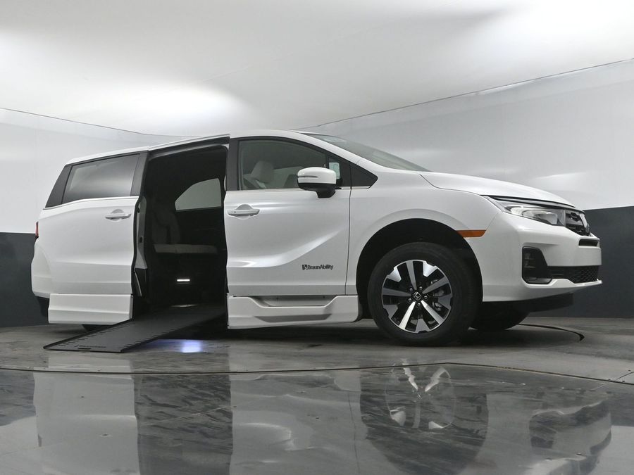 New 2025 Honda Odyssey EX-L - BraunAbility Side Entry Entry In Floor Automatic Ramp
