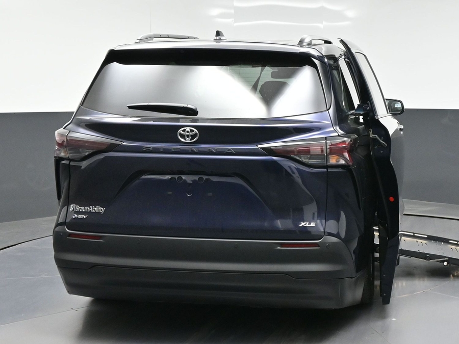 New 2026 Toyota Sienna Hybrid XLE Add - BraunAbility Side Entry Fold Out Automatic Ramp