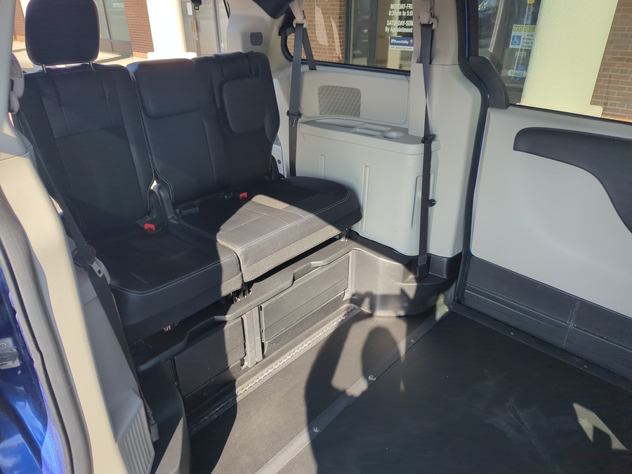 Used 2019 Dodge Grand Caravan SXT - BraunAbility Side Entry In Floor Automatic Ramp