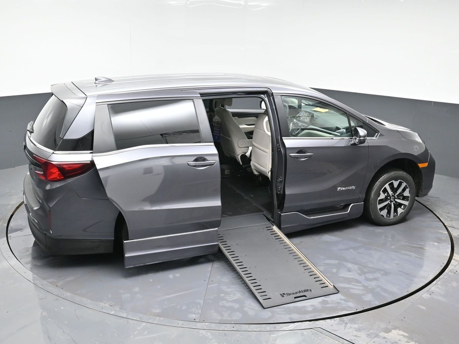 New 2026 Honda Odyssey EX-L - BraunAbility Side Entry In Floor Automatic Ramp