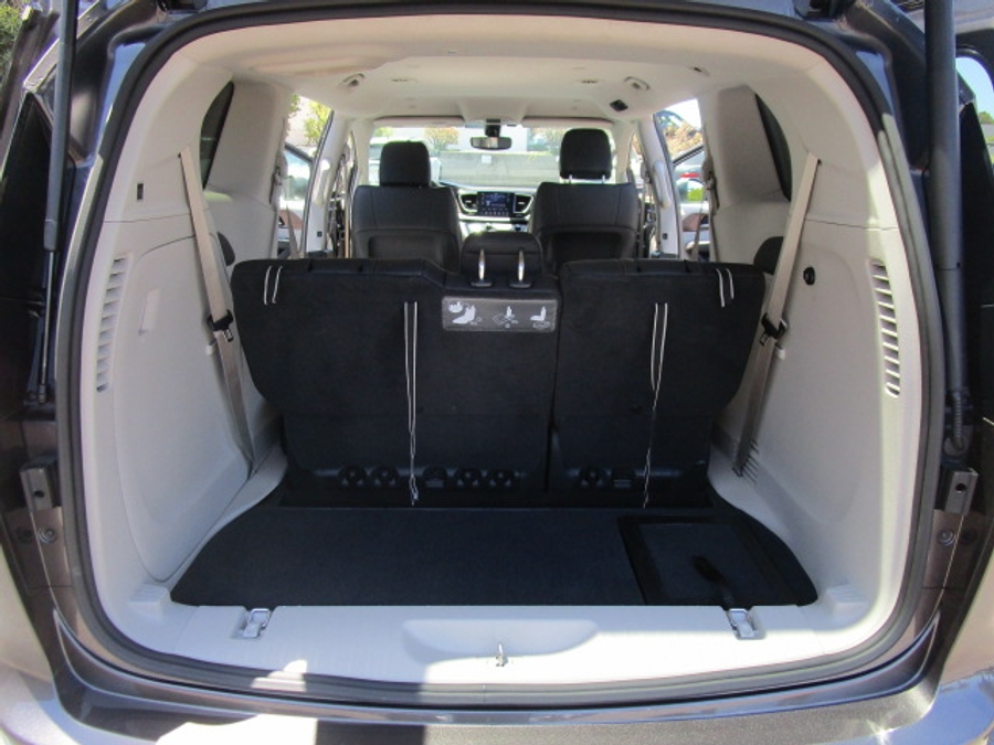 Used 2018 Chrysler Pacifica Touring L - BraunAbility Side Entry In Floor Automatic Ramp