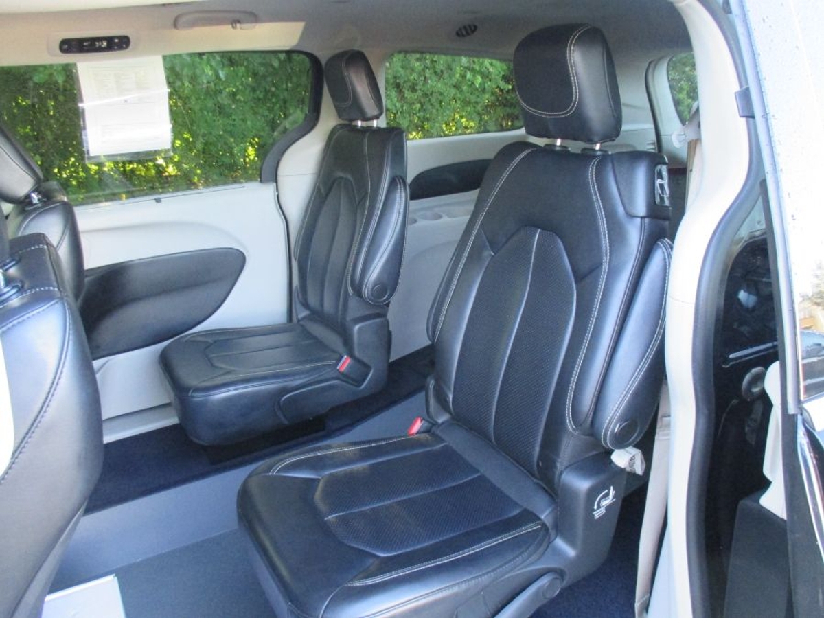 2023 CHRYSLER PACIFICA - Image 16