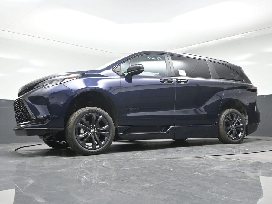 New 2026 Toyota Sienna Hybrid XSE Sport - BraunAbility Side Entry In Floor Automatic Ramp