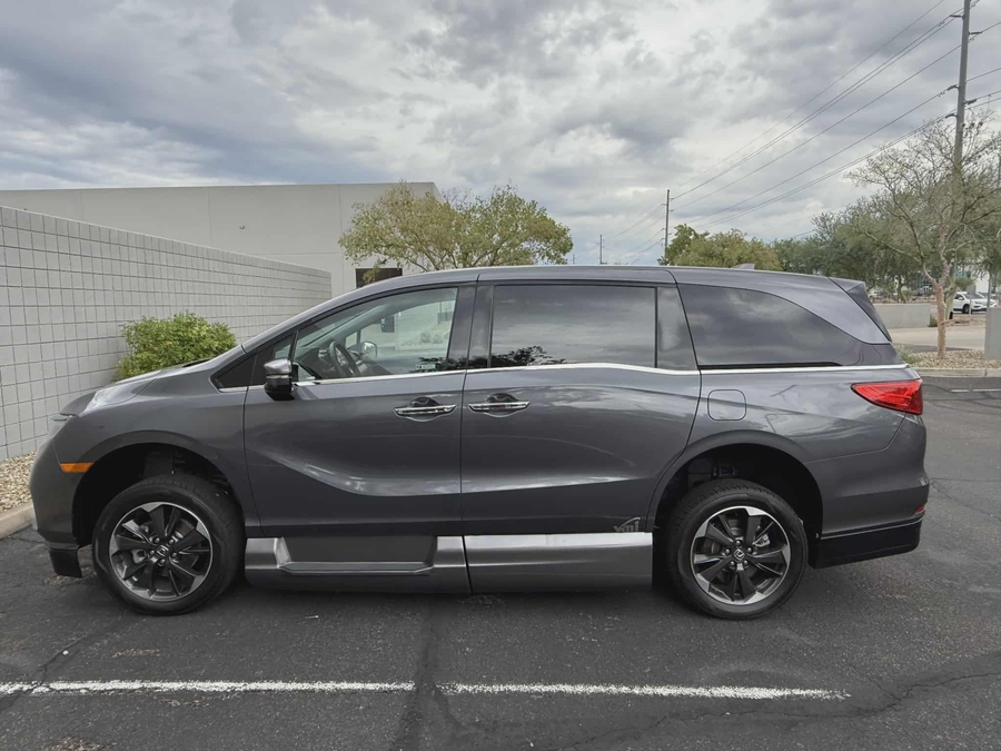 Used 2023 Honda Odyssey Elite - VMI Side Entry Entry In Floor Automatic Ramp