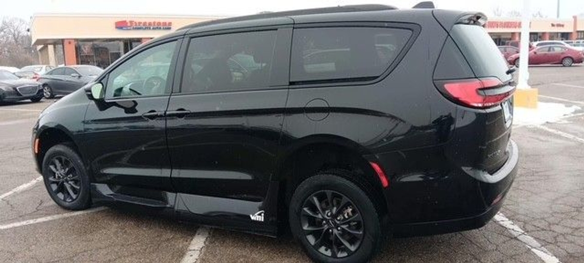 2021 CHRYSLER PACIFICA - Image 5