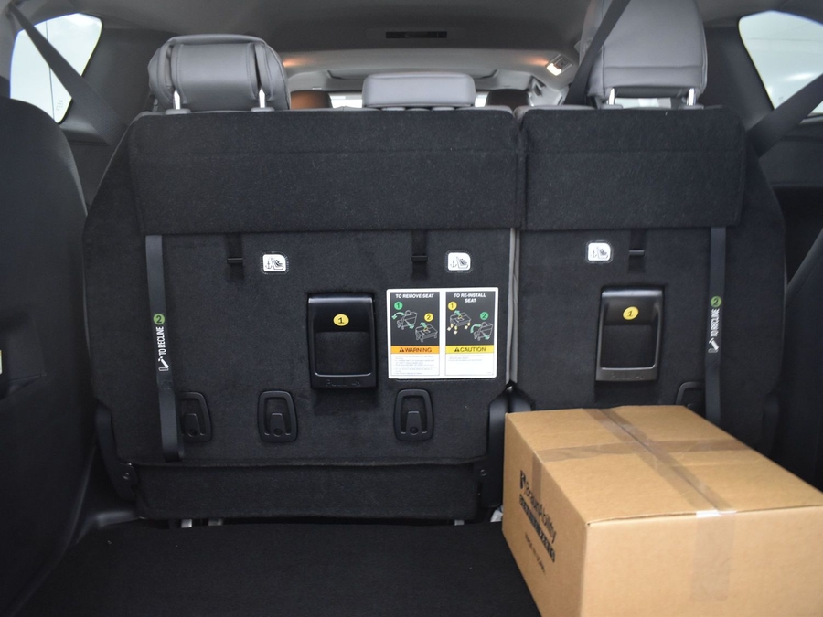 New 2025 Toyota Sienna Hybrid XLE Base - BraunAbility Side Entry Entry Fold Out Automatic Ramp
